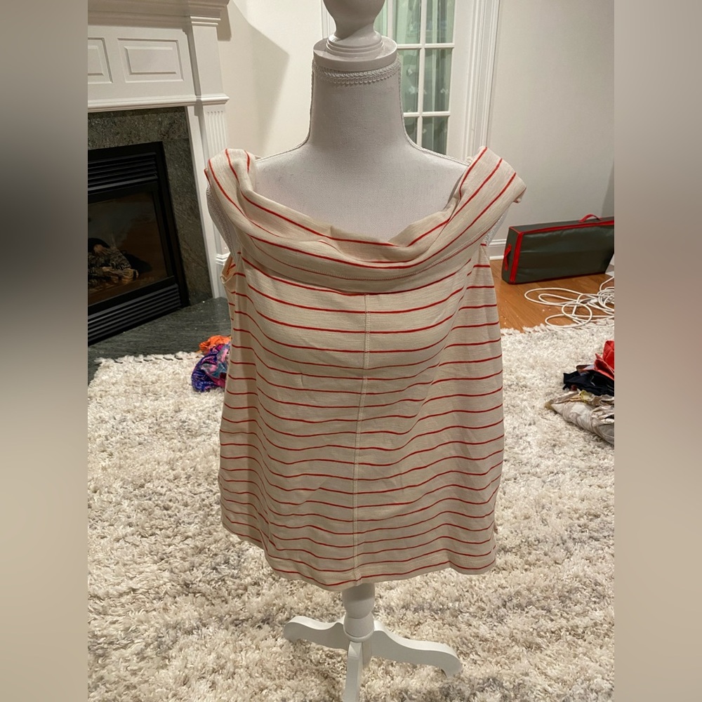 Lou and Grey women’s off the shoulder top